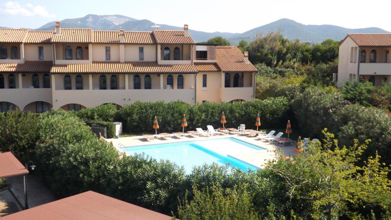 Residenza Dei Cavalleggeri San Vincenzo Luaran gambar