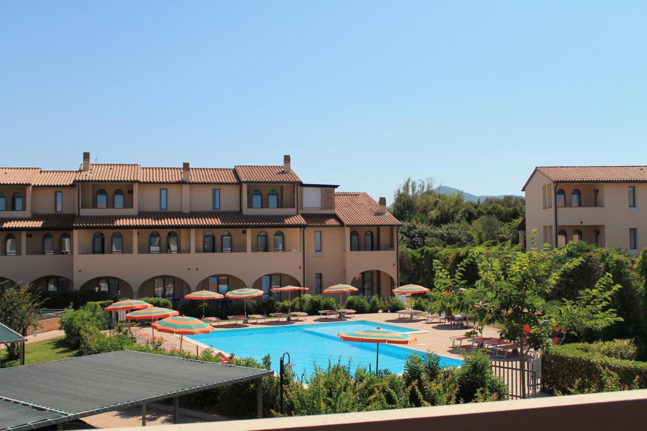 Residenza Dei Cavalleggeri San Vincenzo Luaran gambar