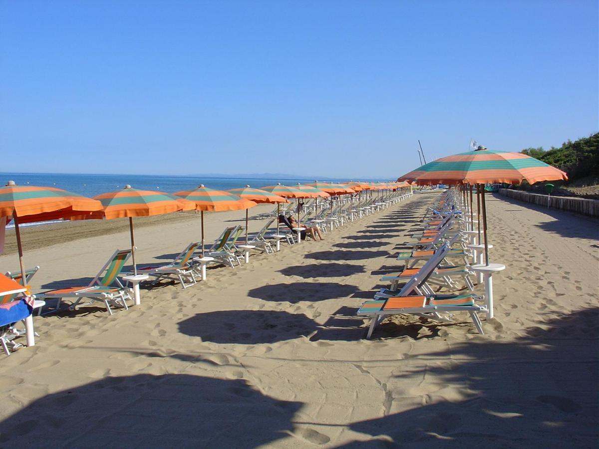 Residenza Dei Cavalleggeri San Vincenzo Luaran gambar