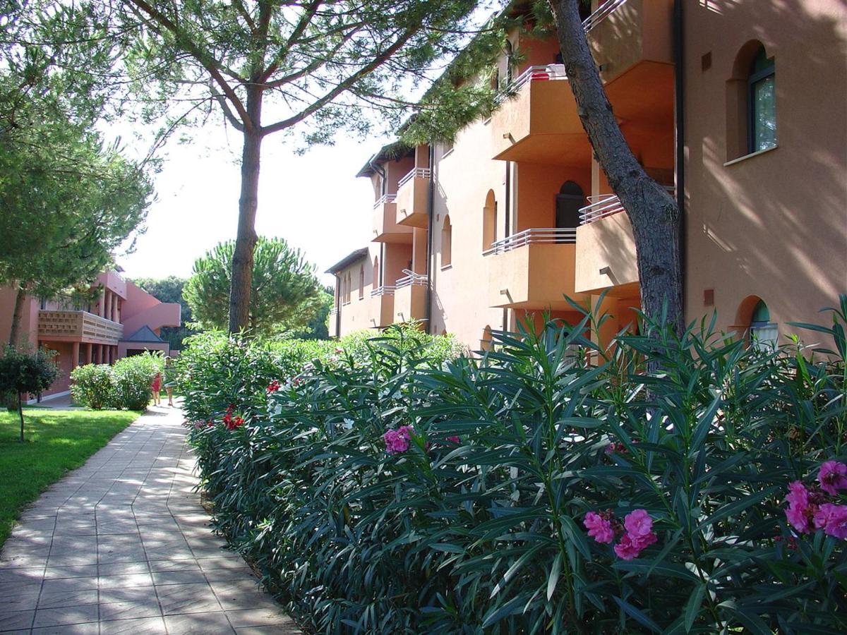 Residenza Dei Cavalleggeri San Vincenzo Luaran gambar