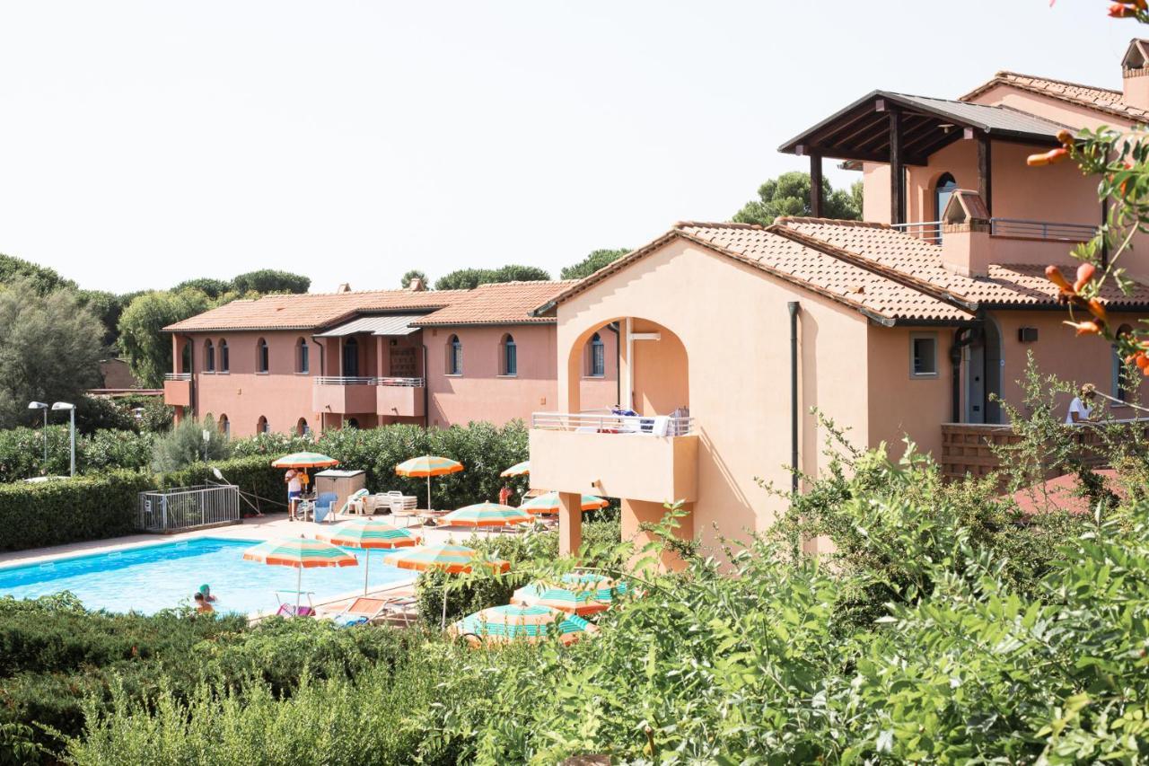 Residenza Dei Cavalleggeri San Vincenzo Luaran gambar