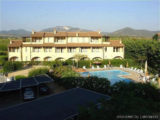 Residenza Dei Cavalleggeri San Vincenzo Luaran gambar